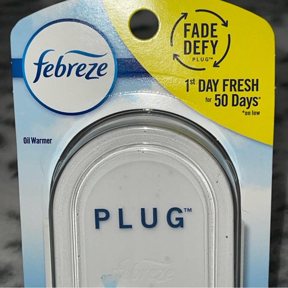 Febreeze Plug - Picture 2 of 7